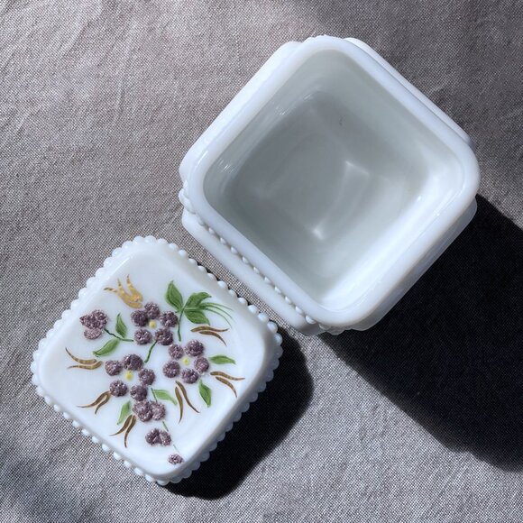 Westmoreland Milk Glass Trinket Box, Hand Painted, Sugared Floral, Vintage - Picture 8 of 11